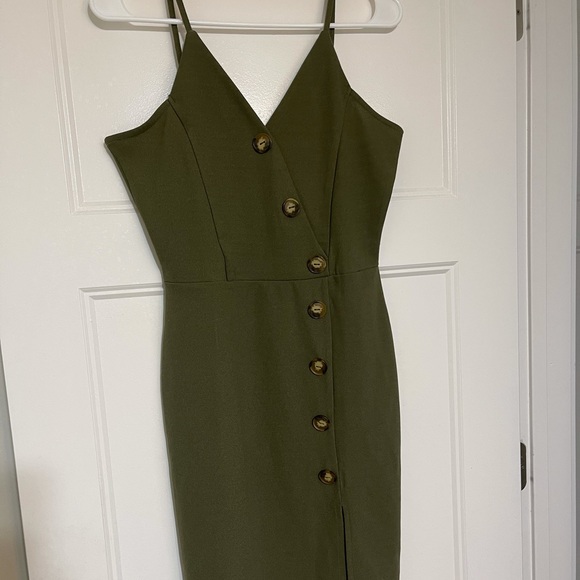New/unused olive green dress.Size - M & fits to S - Picture 1 of 3